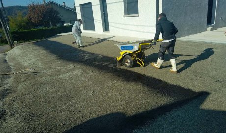 Réfection d'une cour en enrobé bicouche, SAVOIE VIDANGE à Chambéry